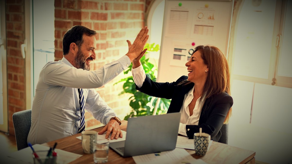 Cashflow vs. zisk – proč firma může vydělávat a přitom nemít peníze